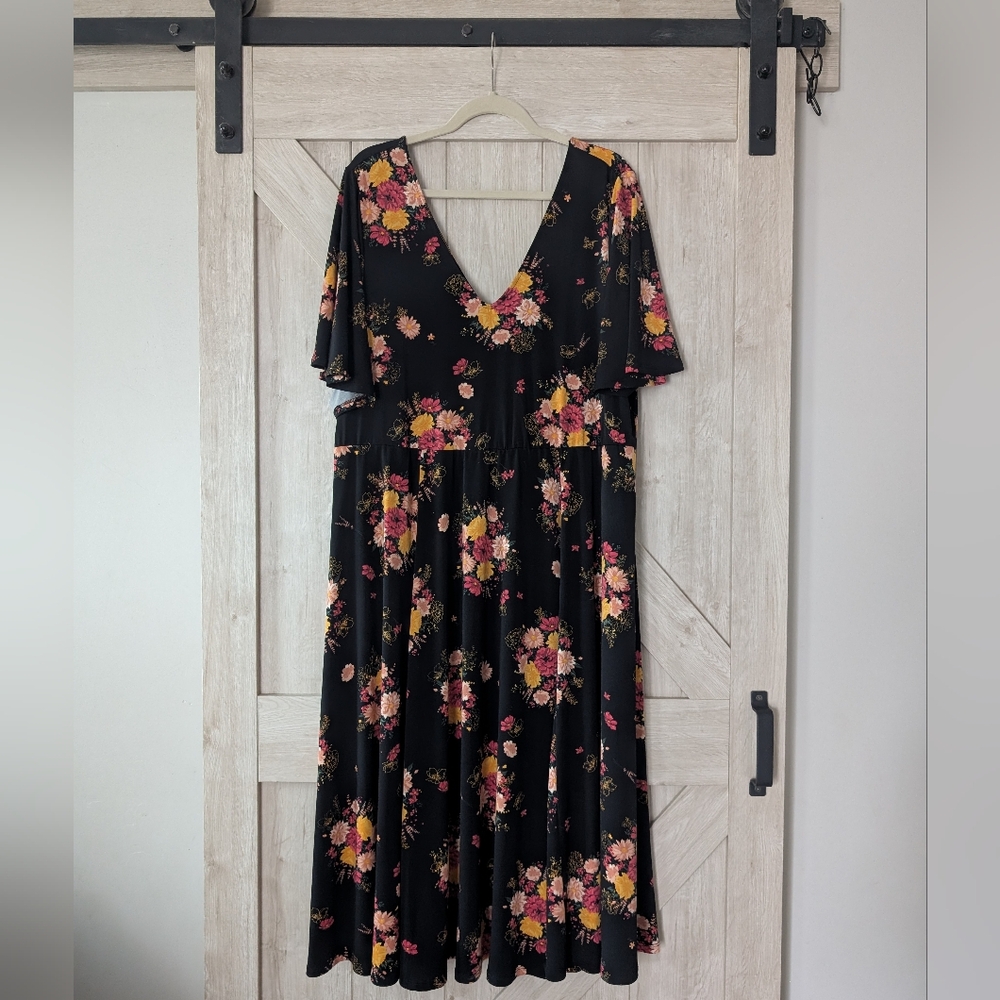 Floral V-Neck Maxi Dress